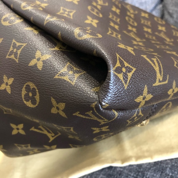 *SOLD*Louis Vuitton Artsy MM - Picture 11 of 16